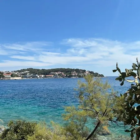 Takoma Hvar *