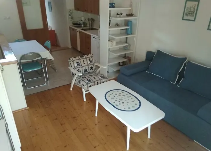 Takoma Hvar Lägenhet *